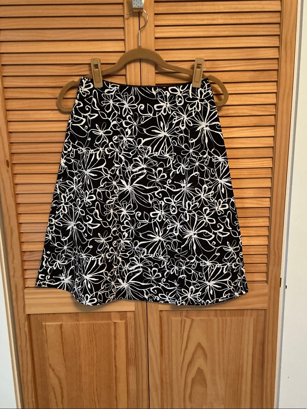 Valerie Stevens Black and White Floral A-Line Skirt
